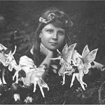 Cottingley_Fairies_1